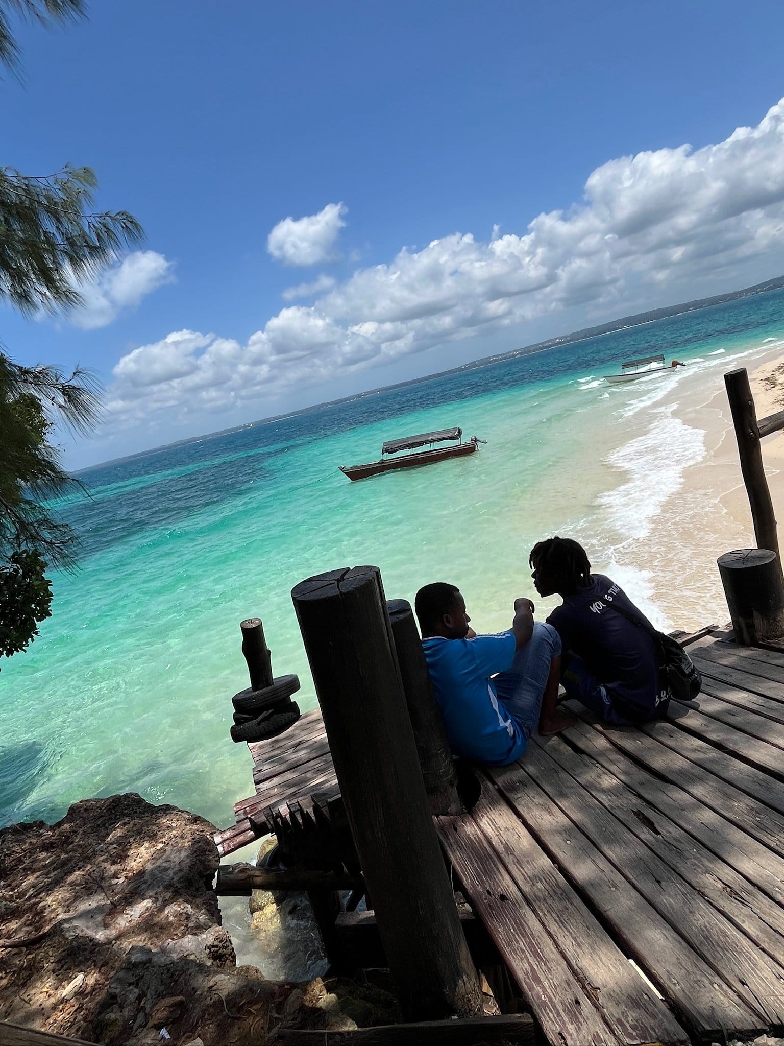 Locals op Prison Island