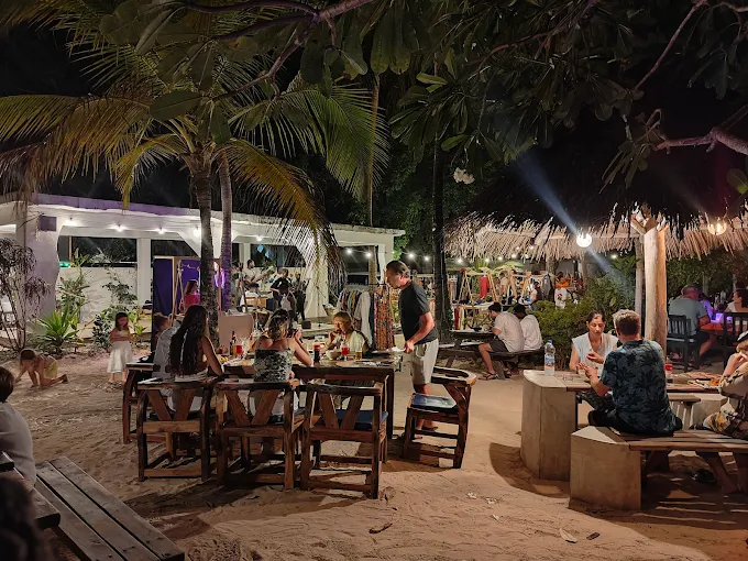 restaurant paje by night