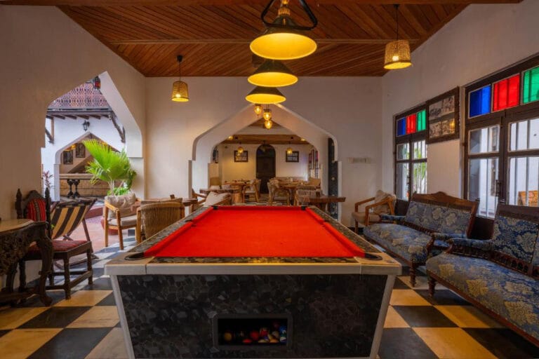 dhow-palace-hotel-gemeenschappelijke-ruimte