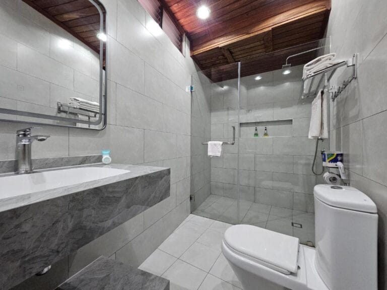 dhow-palace-hotel-sanitair