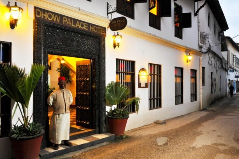 dhow-palace-hotel-staff