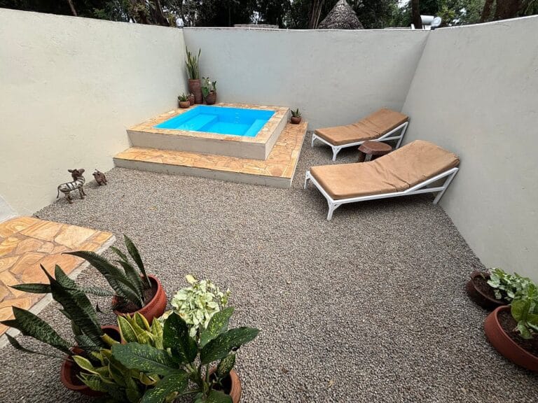 private plunge pool honey badger lodge