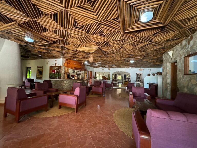 Dining Bougainvillea Safari Lodge