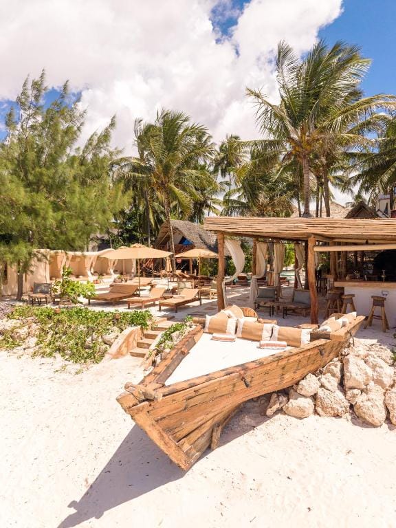 mala boutique hotel bwejuu voorkant